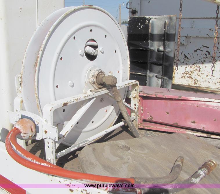 image for item A4623 1991 Ford F800 crane/digger truck