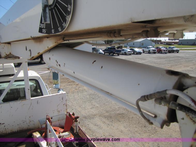 image for item A4623 1991 Ford F800 crane/digger truck