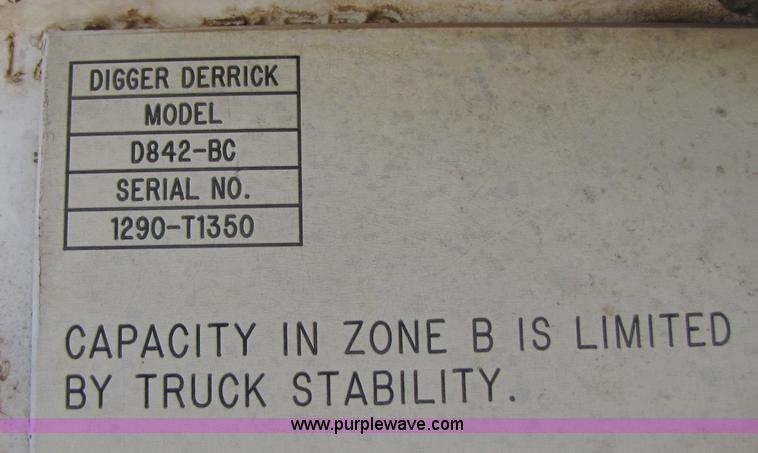 image for item A4623 1991 Ford F800 crane/digger truck