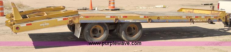 image for item A5696 2004 Eager Beaver tandem axle flatbed trailer