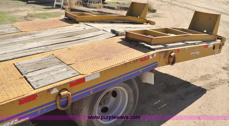 image for item A5696 2004 Eager Beaver tandem axle flatbed trailer