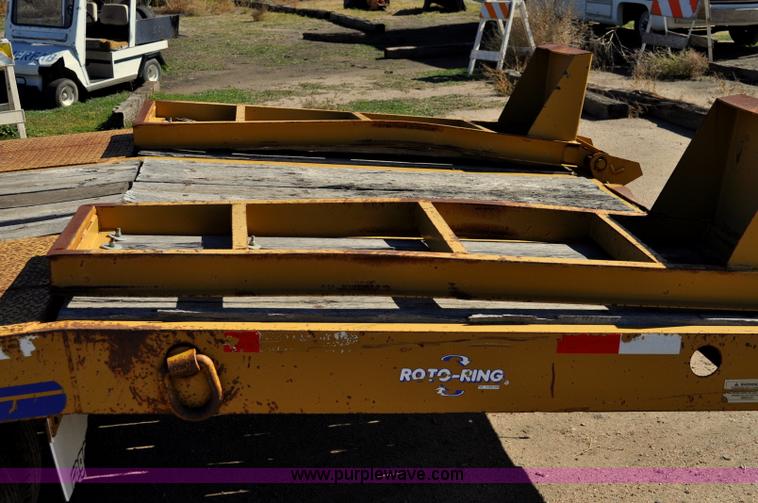 image for item A5696 2004 Eager Beaver tandem axle flatbed trailer
