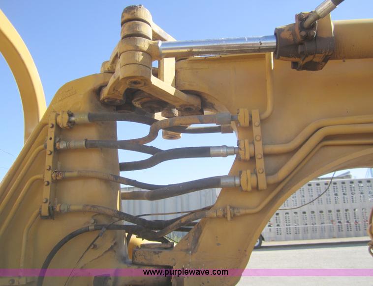image for item B5511 Caterpillar 613B paddle scraper