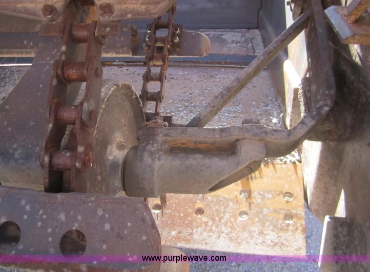 image for item B5511 Caterpillar 613B paddle scraper