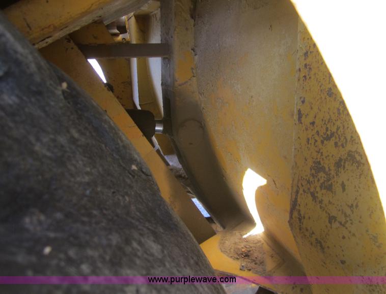 image for item B5511 Caterpillar 613B paddle scraper