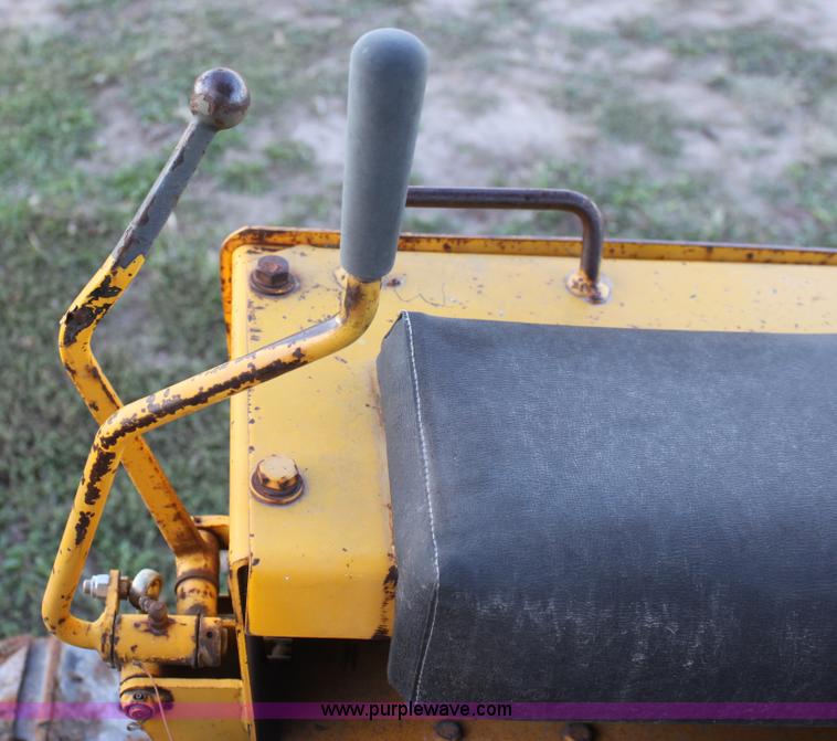 image for item B8582 1972 Case D450 dozer