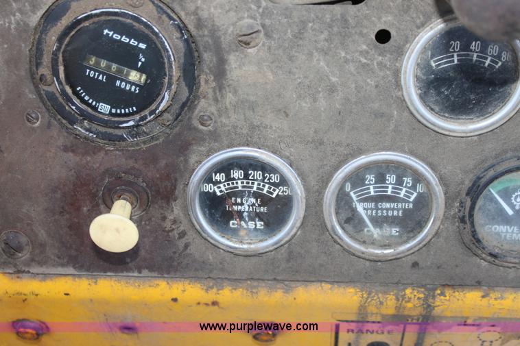 image for item B8582 1972 Case D450 dozer