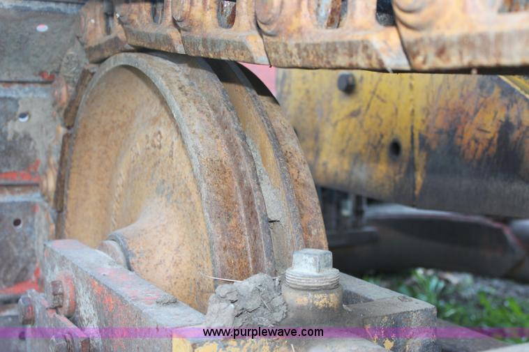 image for item B8582 1972 Case D450 dozer