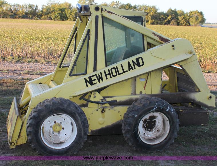 image for item B8583 New Holland L35 skid steer