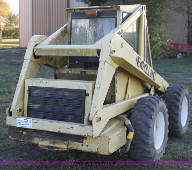 image for item B8583 New Holland L35 skid steer