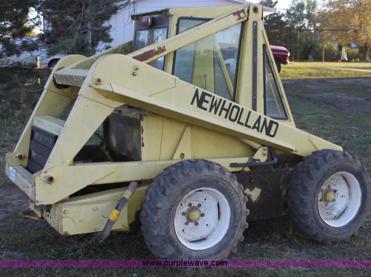 image for item B8583 New Holland L35 skid steer