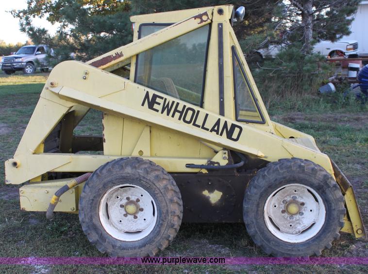 image for item B8583 New Holland L35 skid steer