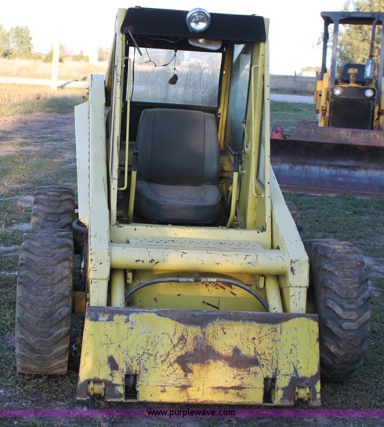 image for item B8583 New Holland L35 skid steer