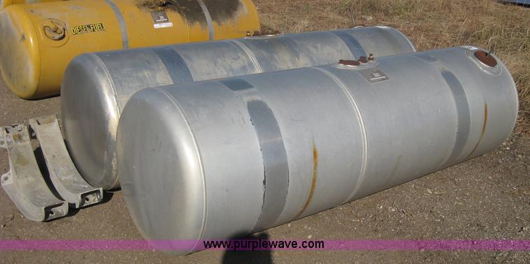 image for item B9585 (2) 1999 Peterbilt aluminum fuel tanks