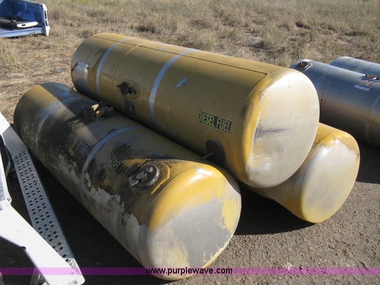 image for item B9586 (3) Peterbilt aluminum fuel tanks