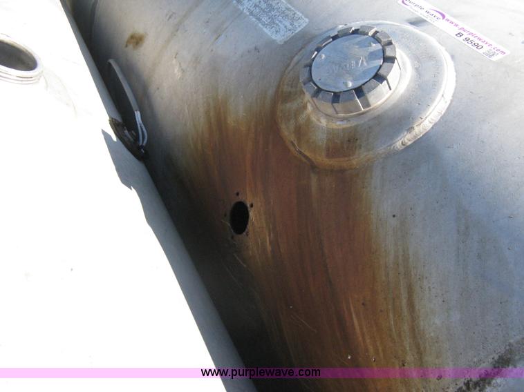 image for item B9590 (2) 1989 aluminum fuel tanks
