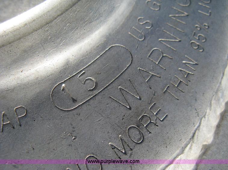 image for item B9590 (2) 1989 aluminum fuel tanks