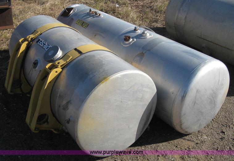 image for item B9591 1999 Peterbilt aluminum combo tank