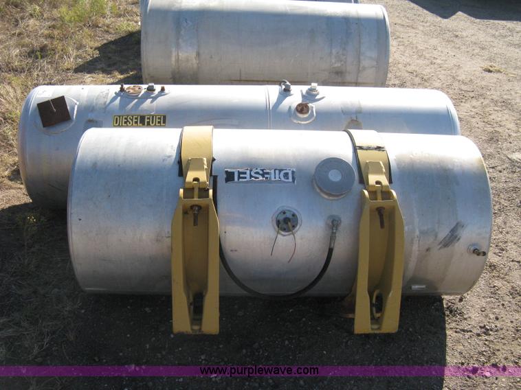 image for item B9591 1999 Peterbilt aluminum combo tank