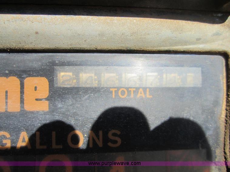 image for item C5119 1983 International 1954 fuel truck