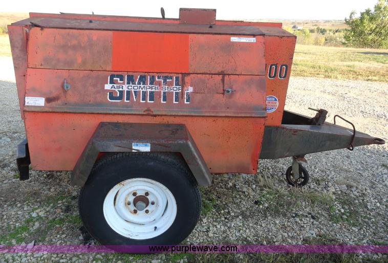 image for item F9499 Smith 100 portable air compressor