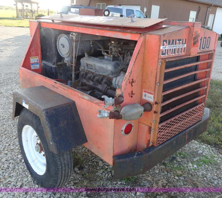 image for item F9499 Smith 100 portable air compressor