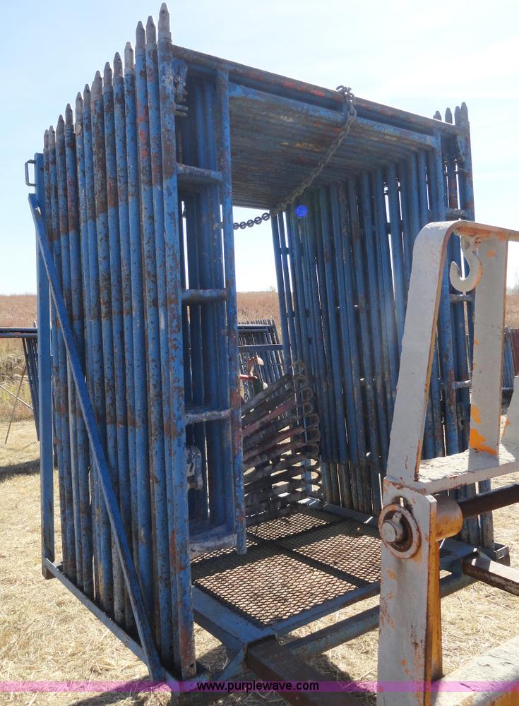 (4) scaffolding racks with outrigger storage in Eudora, KS Item G9037