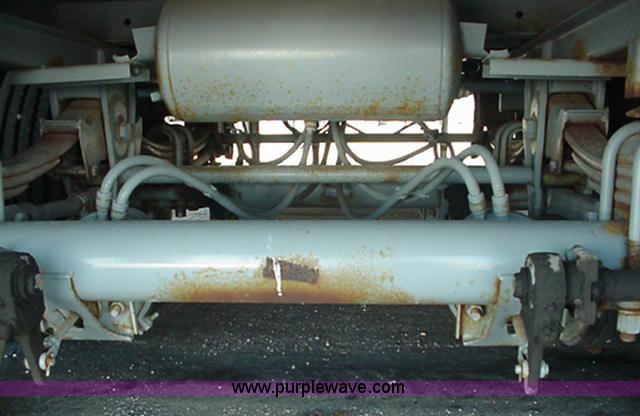 image for item A1243 1992 Wabash 48' semi trailer