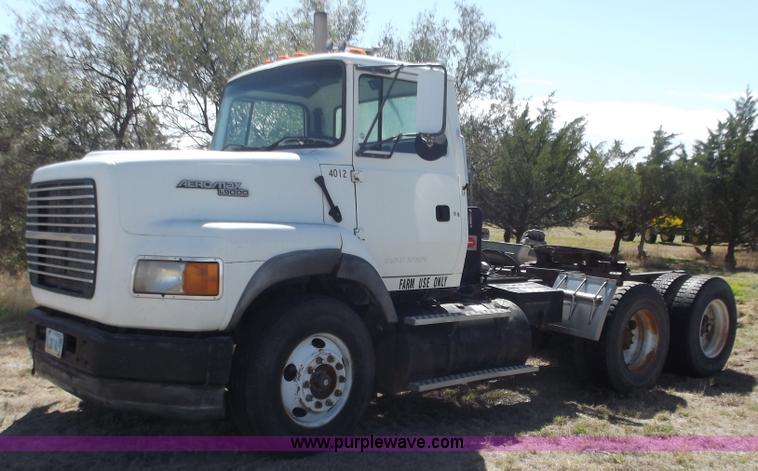 image for item A5385 1995 Ford LTA9000 semi truck