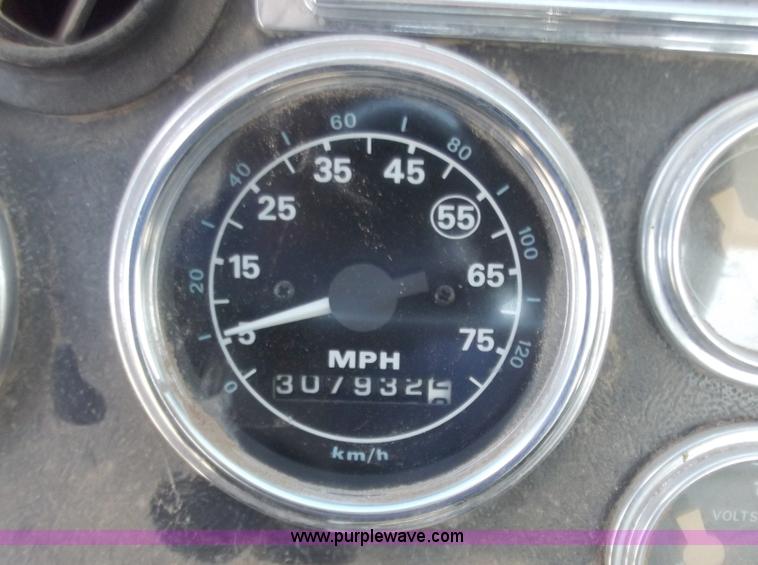 image for item A5385 1995 Ford LTA9000 semi truck