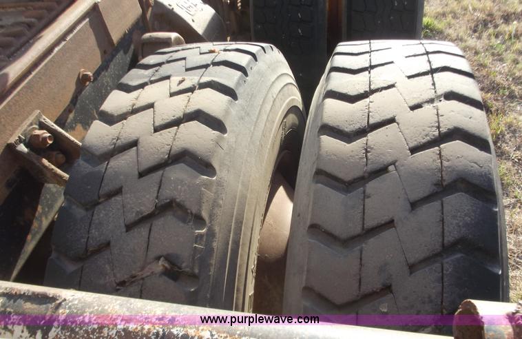 image for item A5385 1995 Ford LTA9000 semi truck