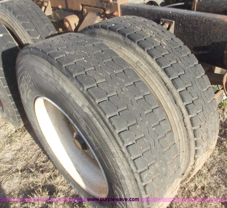 image for item A5385 1995 Ford LTA9000 semi truck