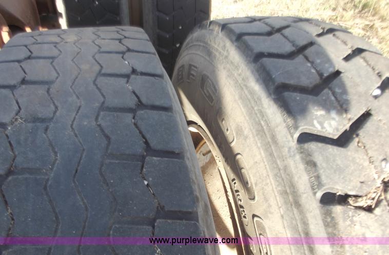 image for item A5385 1995 Ford LTA9000 semi truck