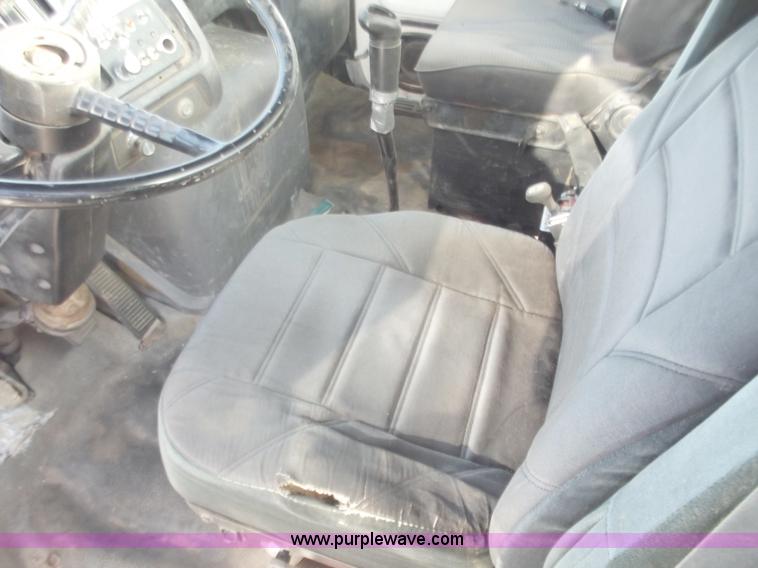 image for item A5385 1995 Ford LTA9000 semi truck