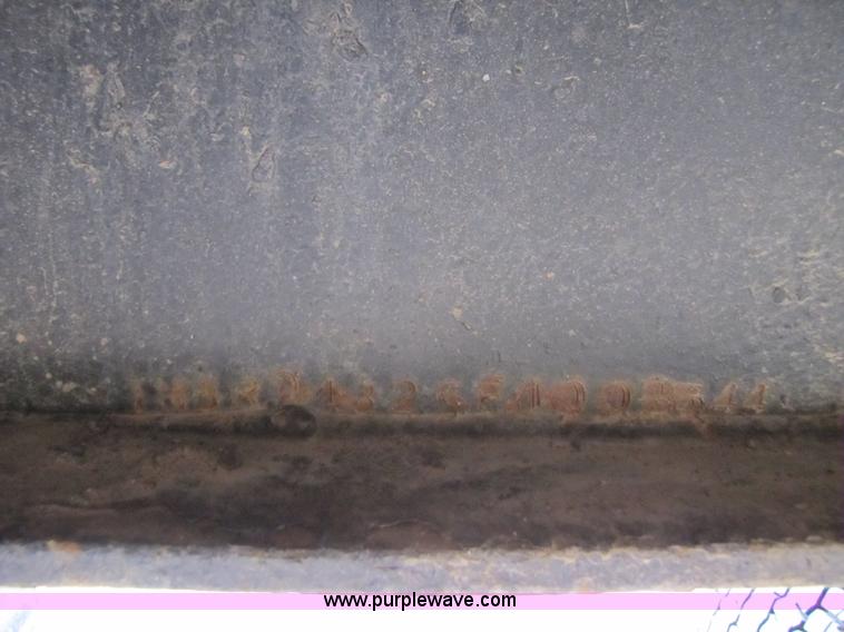 image for item B2022 1985 Hobbs 35 ton 48' extendable double drop deck trailer