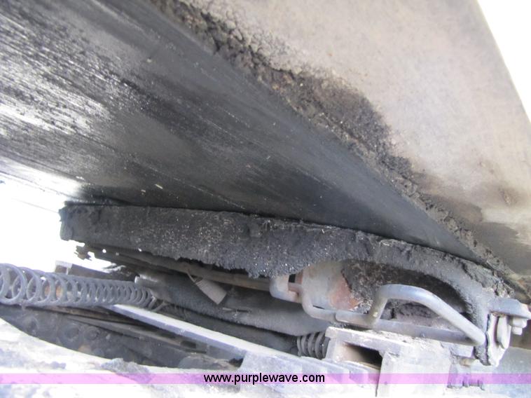 image for item B2022 1985 Hobbs 35 ton 48' extendable double drop deck trailer