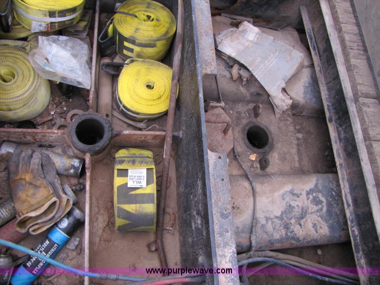 image for item B2022 1985 Hobbs 35 ton 48' extendable double drop deck trailer