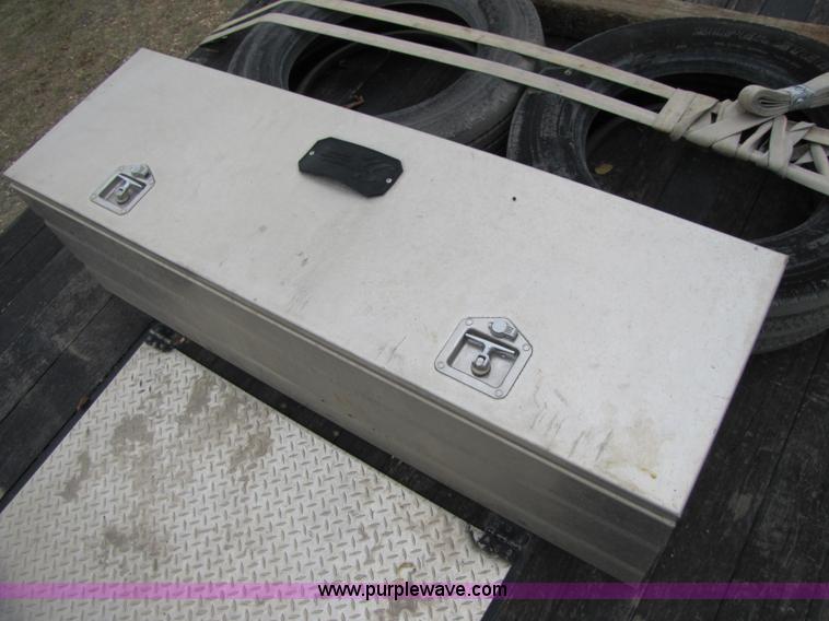 image for item B2022 1985 Hobbs 35 ton 48' extendable double drop deck trailer