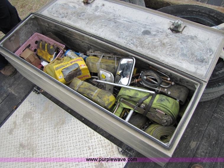 image for item B2022 1985 Hobbs 35 ton 48' extendable double drop deck trailer