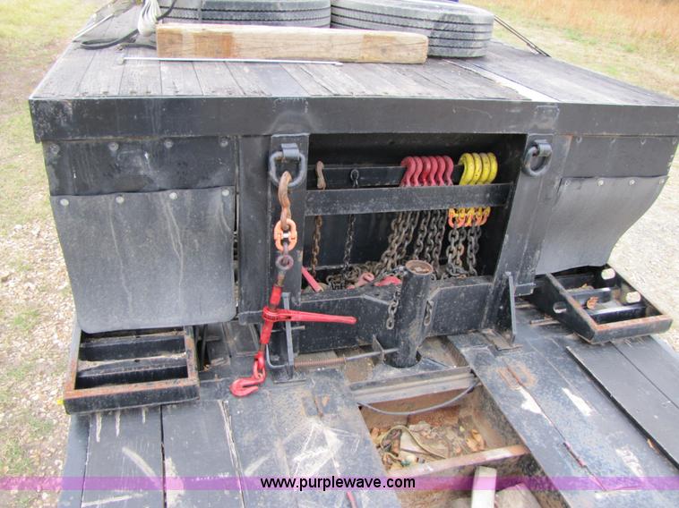 image for item B2022 1985 Hobbs 35 ton 48' extendable double drop deck trailer