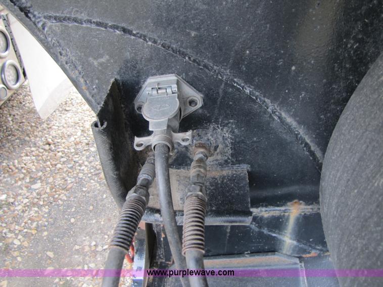 image for item B2022 1985 Hobbs 35 ton 48' extendable double drop deck trailer