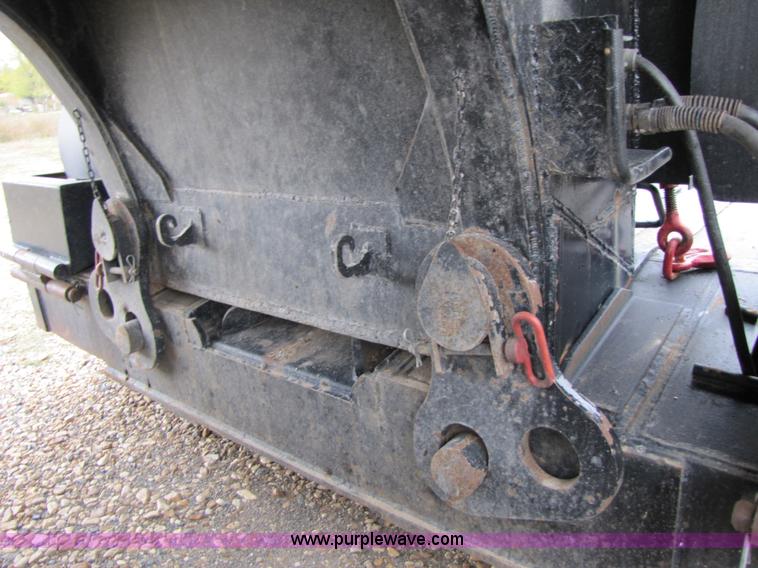 image for item B2022 1985 Hobbs 35 ton 48' extendable double drop deck trailer