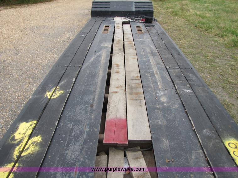 image for item B2022 1985 Hobbs 35 ton 48' extendable double drop deck trailer