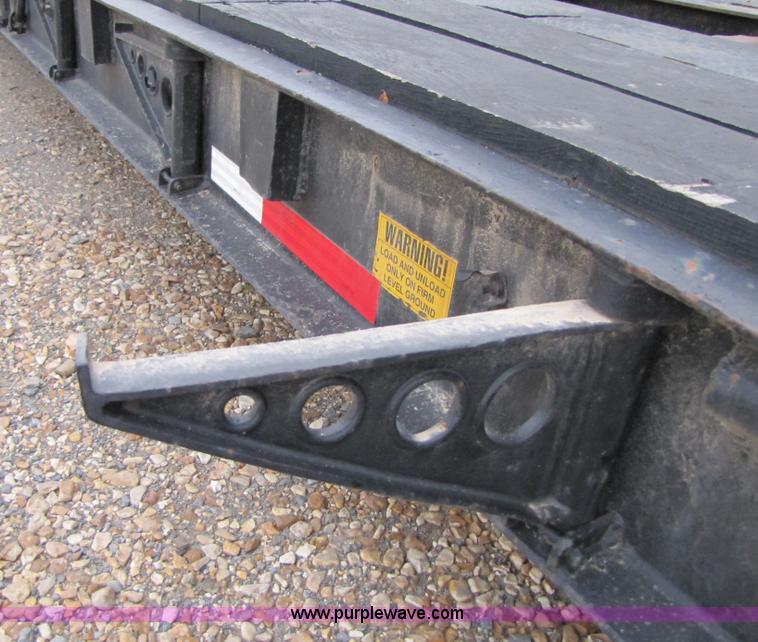 image for item B2022 1985 Hobbs 35 ton 48' extendable double drop deck trailer