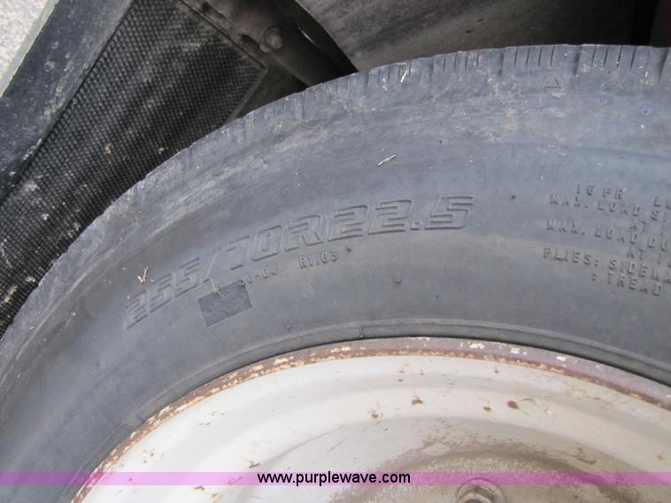 image for item B2022 1985 Hobbs 35 ton 48' extendable double drop deck trailer