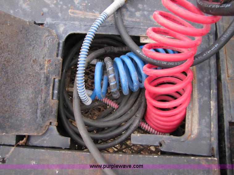 image for item B2022 1985 Hobbs 35 ton 48' extendable double drop deck trailer