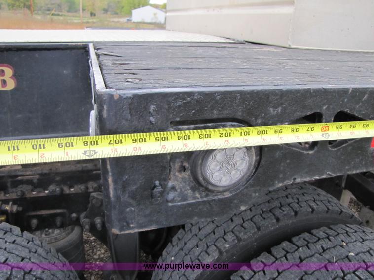 image for item B2022 1985 Hobbs 35 ton 48' extendable double drop deck trailer