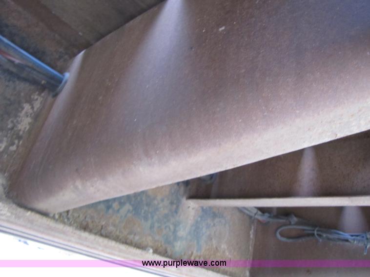 image for item B2022 1985 Hobbs 35 ton 48' extendable double drop deck trailer