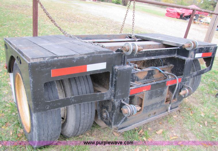 image for item B2022 1985 Hobbs 35 ton 48' extendable double drop deck trailer