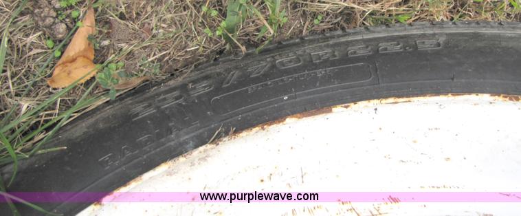 image for item B2022 1985 Hobbs 35 ton 48' extendable double drop deck trailer